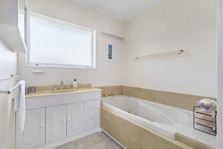 Photo of property in 28 Galaxy Drive, Mairangi Bay, Auckland, 0630