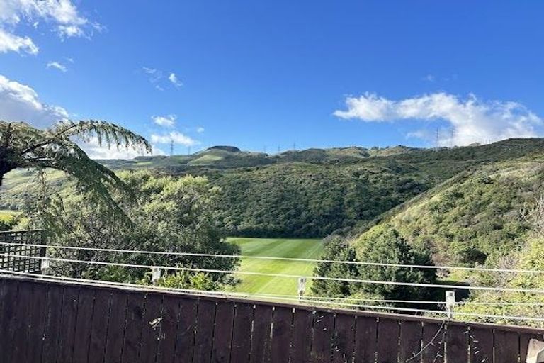 Photo of property in 33 Nassau Avenue, Grenada North, Wellington, 5028