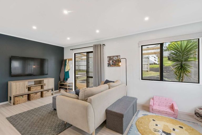 Photo of property in 2/7 Maywood Crescent, Glen Eden, Auckland, 0602