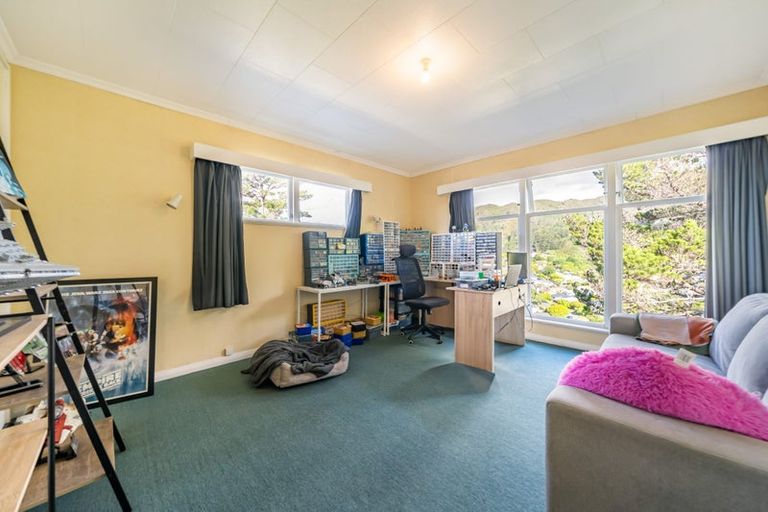 Photo of property in 26-26a Amundsen Grove, Stokes Valley, Lower Hutt, 5019