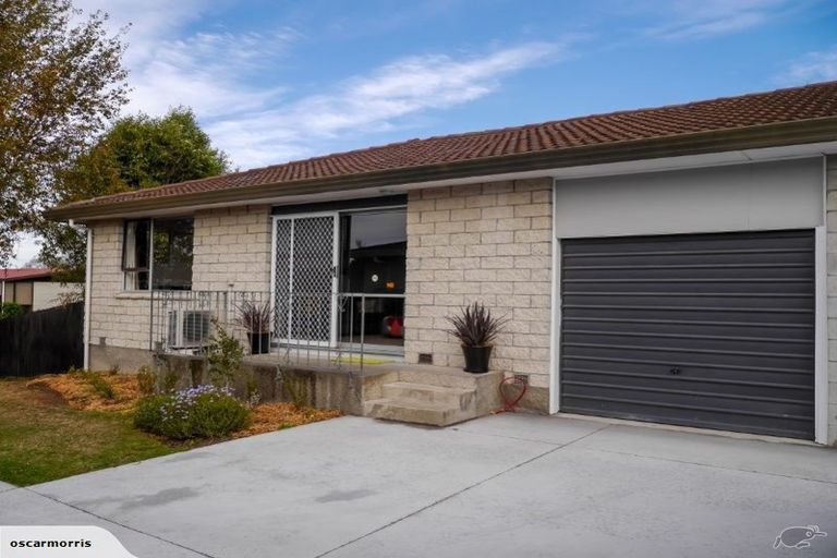Photo of property in 1/5 James Condon Place, Redwood, Christchurch, 8051