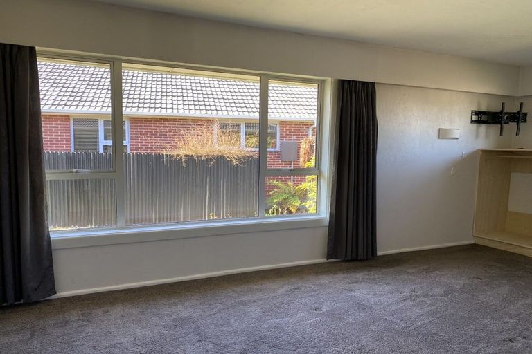 Photo of property in 57 Liverton Crescent, Bishopdale, Christchurch, 8053