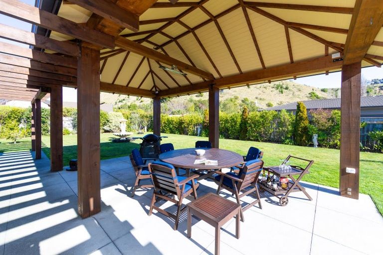 Photo of property in 12 Oak Place, Poraiti, Napier, 4112