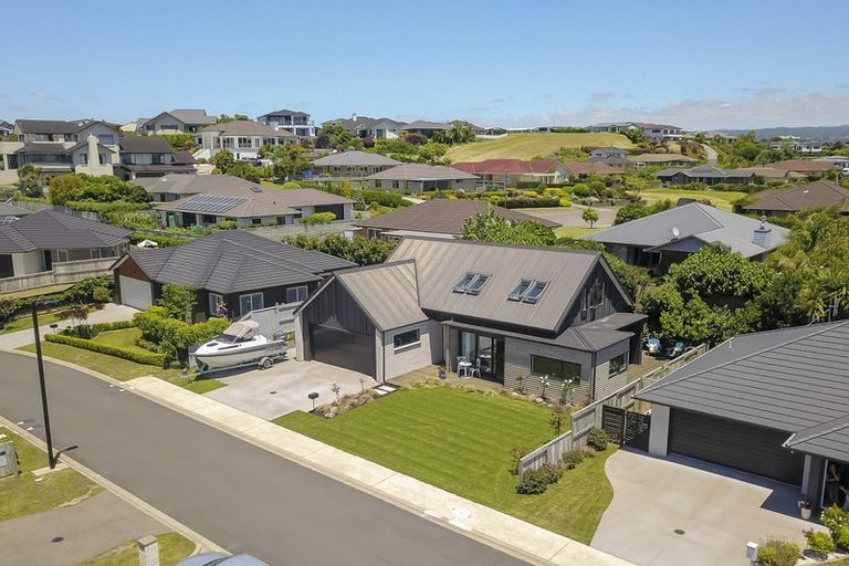 Photo of property in 75 Bert Wall Drive, Omokoroa, 3114