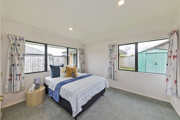 Photo of property in 8 Woodgate Court, Fitzherbert, Palmerston North, 4410