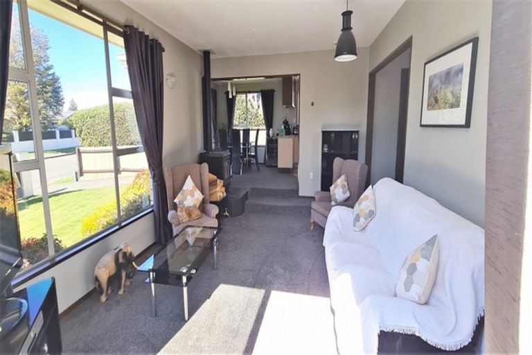 Photo of property in 11 Gibbs Drive, Woodend, 7610