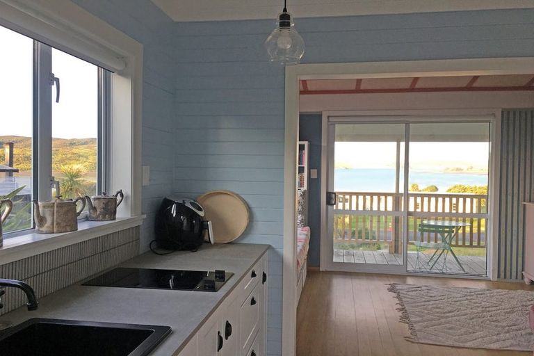 Photo of property in 12 Wainamu Road, Raglan, 3297