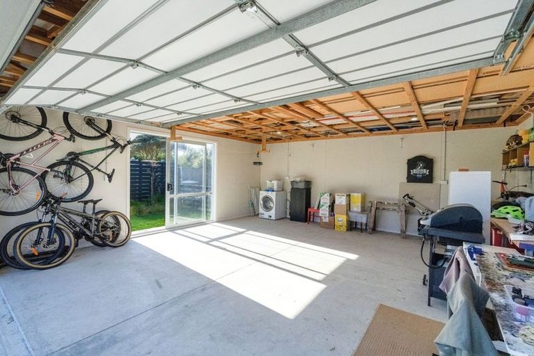 Photo of property in 6 Kent Avenue, Waitarere Beach, Levin, 5510