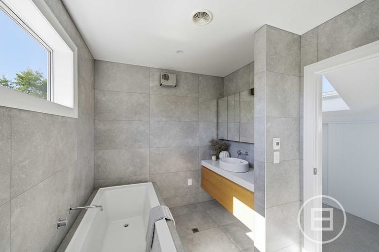 Photo of property in 22 Tomes Road, St Albans, Christchurch, 8052