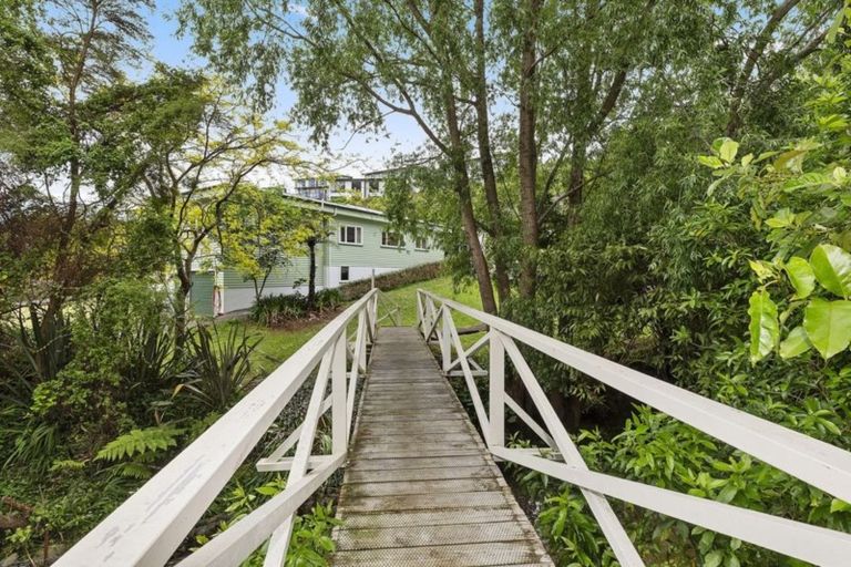 Photo of property in 11 Willowbank Road, Tawa, Wellington, 5028