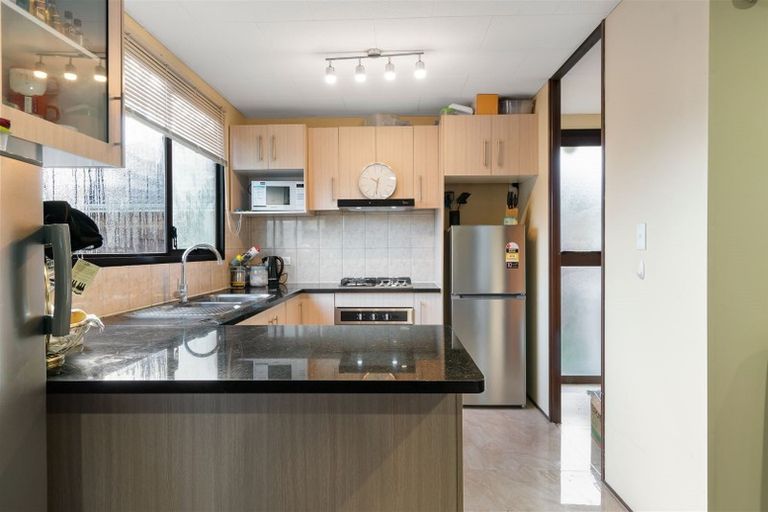 Photo of property in 2/11 Nearco Street, Randwick Park, Auckland, 2105