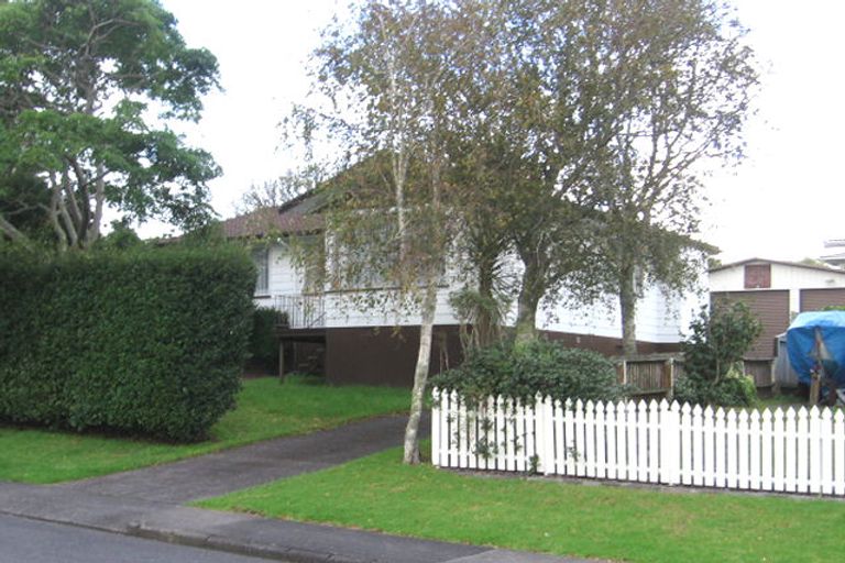 Photo of property in 4 Vina Place, Massey, Auckland, 0614