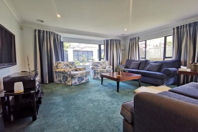 Photo of property in 26 Amesbury Drive, Churton Park, Wellington, 6037