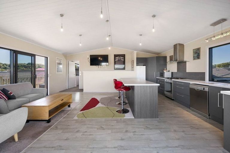 Photo of property in 136 Lisland Drive, Kinloch, Taupo, 3377