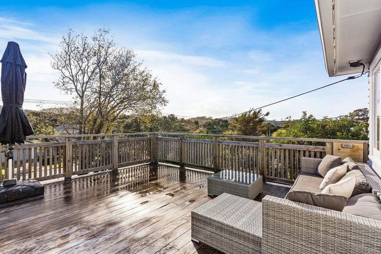 Photo of property in 24 Otanerua Road, Hatfields Beach, Orewa, 0931