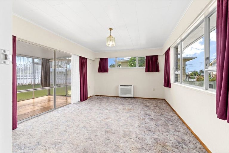 Photo of property in 3 Tawa Street, Levin, 5510