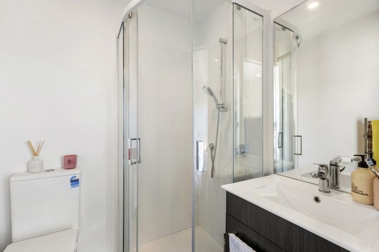 Photo of property in 6/62 Spenmoor Street, Newlands, Wellington, 6037