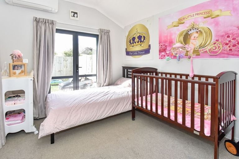 Photo of property in 37 Ipukarea Street, Weymouth, Auckland, 2103