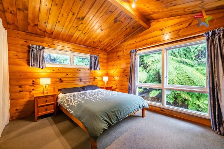 Photo of property in 38 James Grove, Stokes Valley, Lower Hutt, 5019