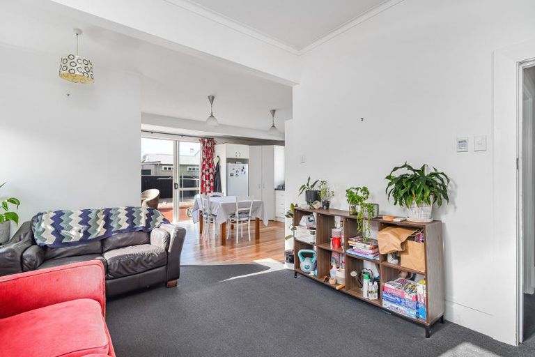 Photo of property in 43 Hargest Crescent, Saint Kilda, Dunedin, 9012