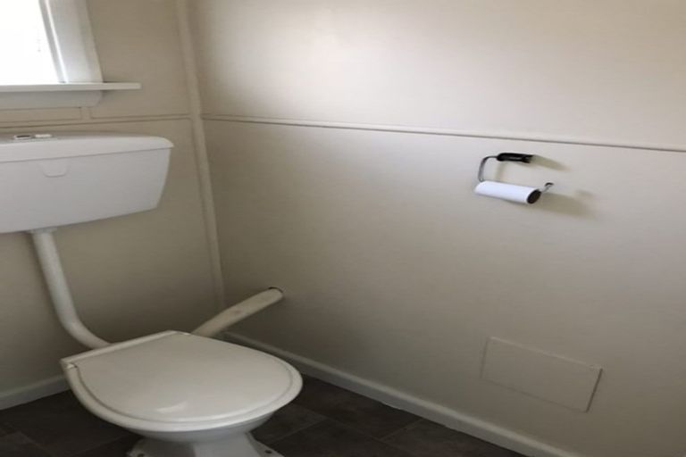 Photo of property in 2/327 Main South Road, Hornby, Christchurch, 8042