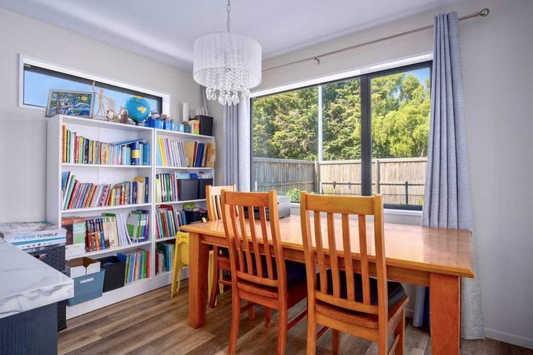 Photo of property in 21 Tara Crescent, Woodend, 7610