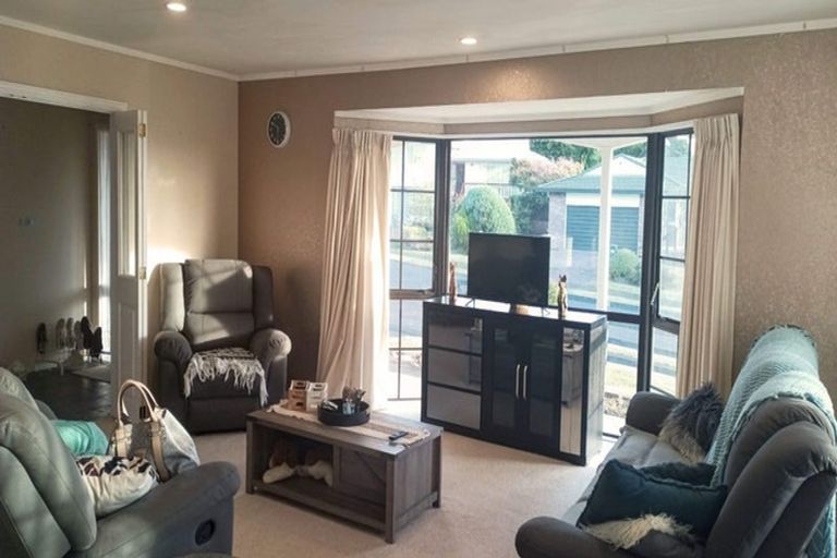 Photo of property in 6 Kuripaka Crescent, The Gardens, Auckland, 2105