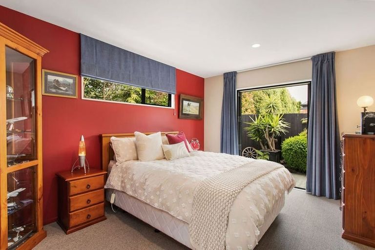 Photo of property in 17a Young Street, Somerfield, Christchurch, 8024