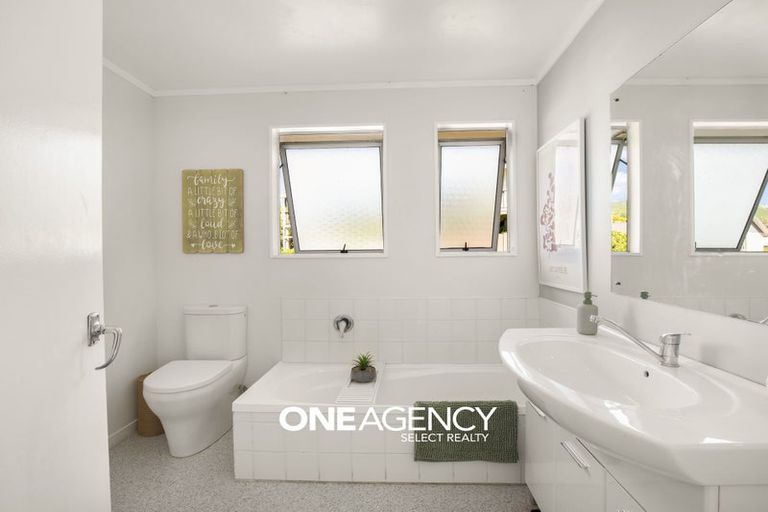 Photo of property in 12 Chapel Street, Takapuwahia, Porirua, 5022