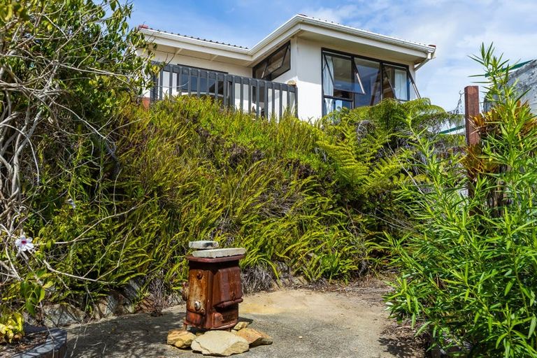 Photo of property in 20 Leslie Road, Cable Bay, 0420