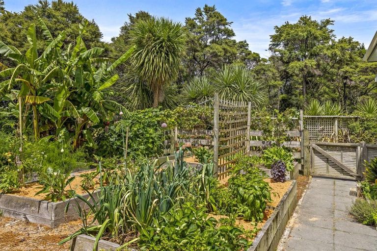 Photo of property in 35a Pinchgut Road, Kaukapakapa, 0873