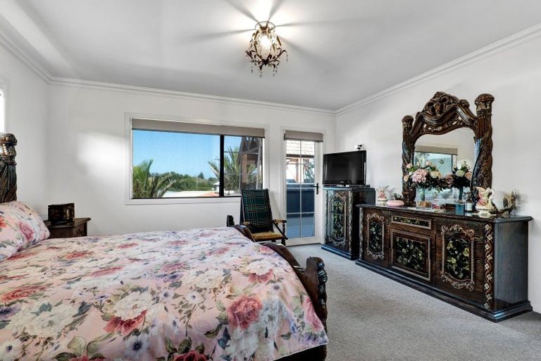 Photo of property in 30 Messenger Terrace, Oakura, 4314