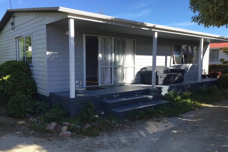 Photo of property in 1 Farrier Grove, Featherston, 5710