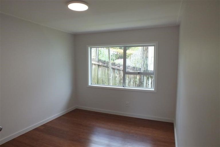 Photo of property in 6 William Hadlow Place, Hatfields Beach, Orewa, 0931