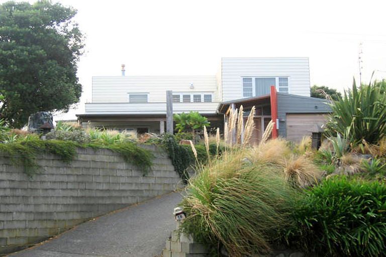 Photo of property in 18 Manly Street, Paraparaumu Beach, Paraparaumu, 5032