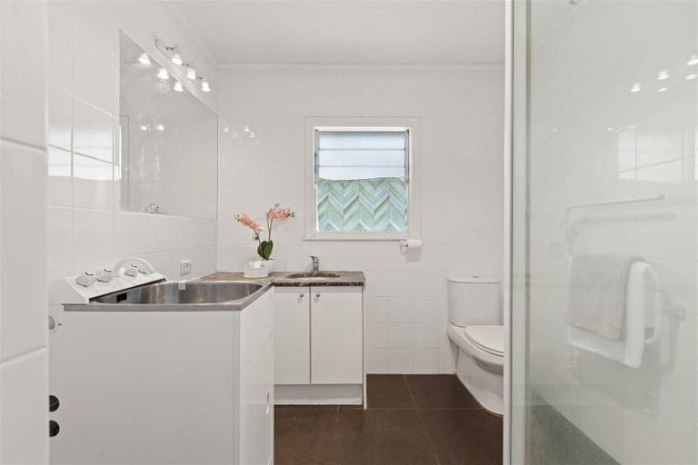 Photo of property in 1/134 Onewa Road, Northcote, Auckland, 0627