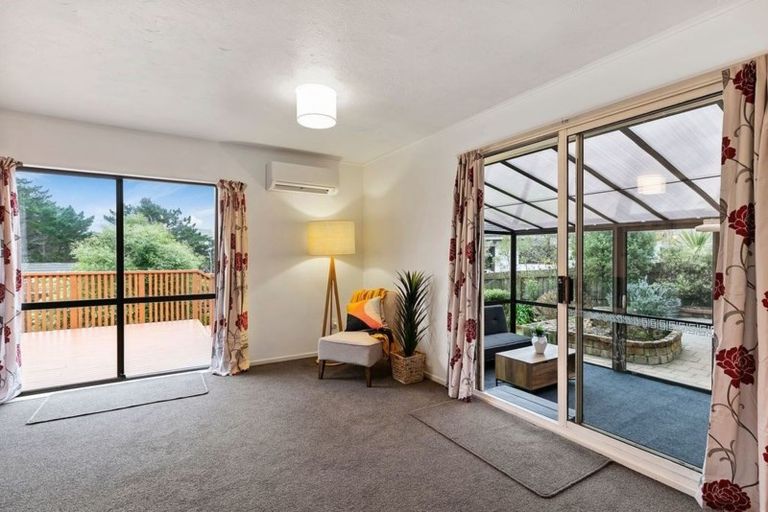 Photo of property in 26 Buccaneer Place, Grenada Village, Wellington, 6037