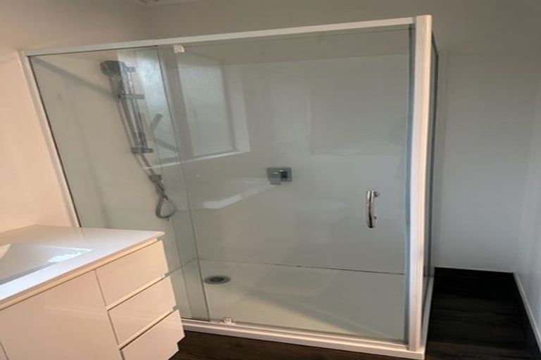 Photo of property in 2 Harrington Road, Henderson, Auckland, 0610