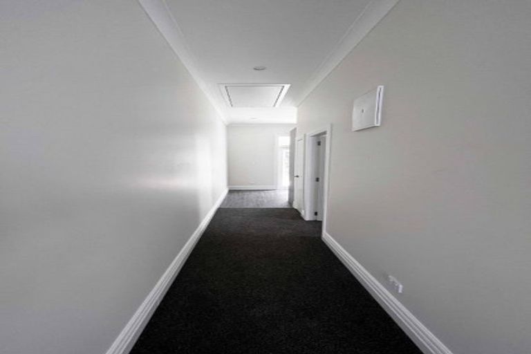 Photo of property in 7 Rixon Grove, Mount Victoria, Wellington, 6011