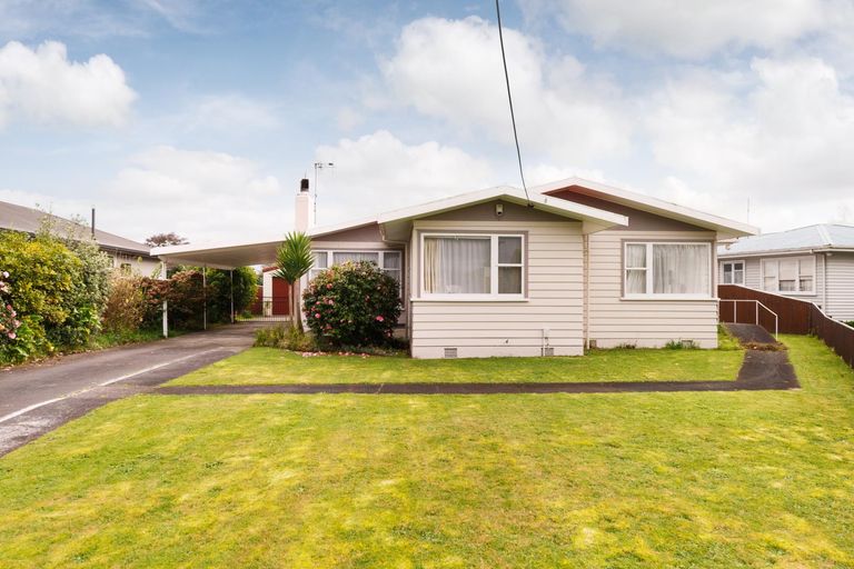 Photo of property in 109 Waterloo Crescent, Hokowhitu, Palmerston North, 4410