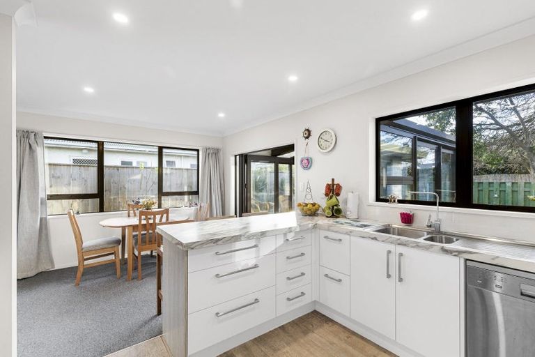 Photo of property in 1 Tern Place, Hokowhitu, Palmerston North, 4410