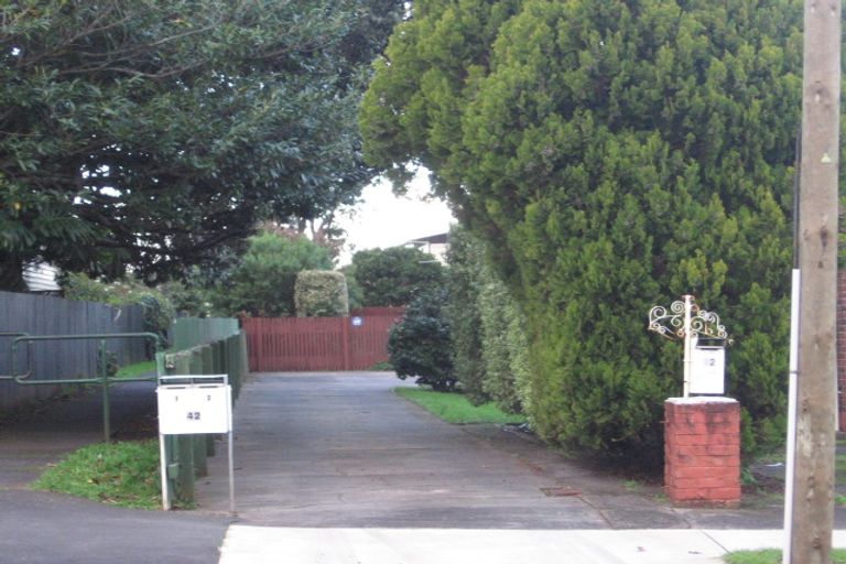 Photo of property in 2/42 Wallace Road, Papatoetoe, Auckland, 2025