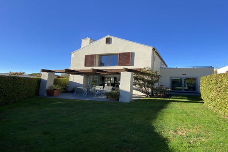 Photo of property in 9 Meadowbrook Place, Wanaka, 9305