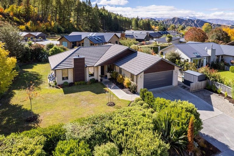 Photo of property in 14 Morning Star Terrace, Arthurs Point, Queenstown, 9371