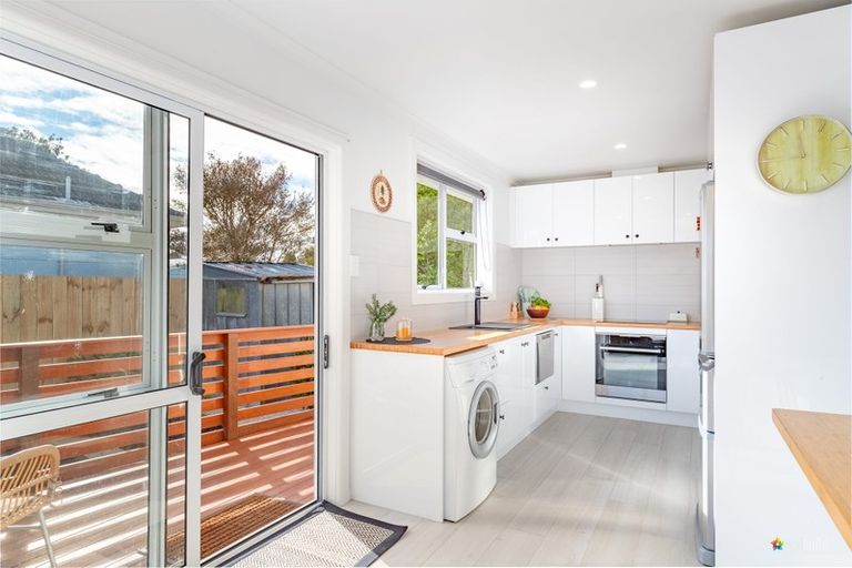 Photo of property in 7 Chaffey Crescent, Titahi Bay, Porirua, 5022