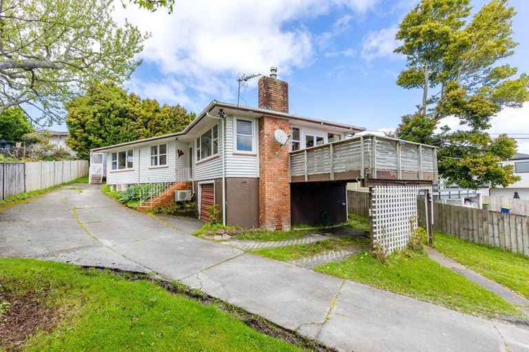 Photo of property in 38 Bond Crescent, Forrest Hill, Auckland, 0620