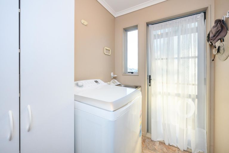 Photo of property in 44 Kaimanawa Street, Kelvin Grove, Palmerston North, 4414