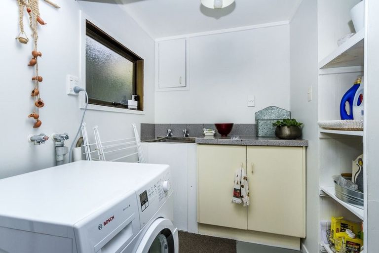 Photo of property in 2/813 East Coast Road, Northcross, Auckland, 0630