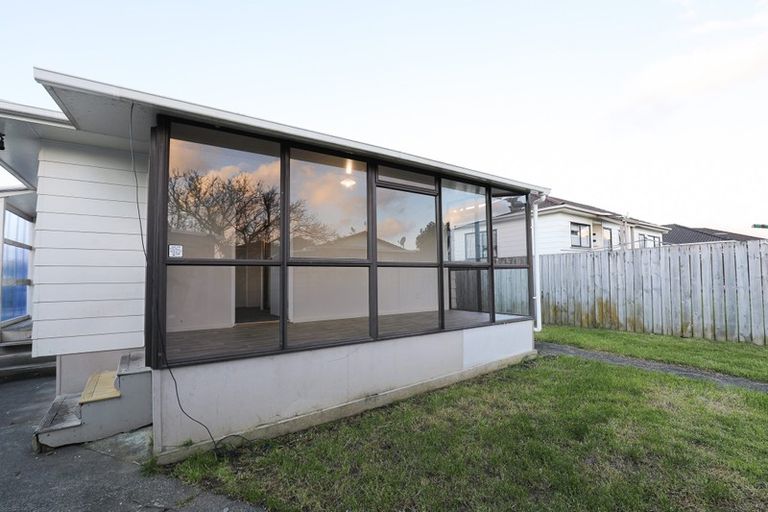 Photo of property in 6 Balwyn Place, Clendon Park, Auckland, 2103