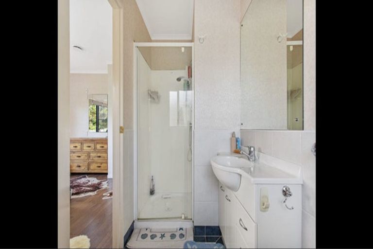 Photo of property in 1 Ashland Place, Weymouth, Auckland, 2103